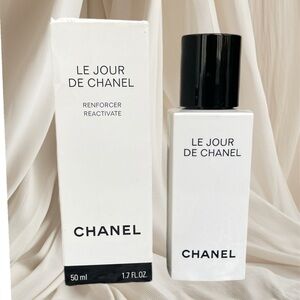 LE JOUR DE CHANEL
Morning Reactivating Face Care 1.7 oz. New With box